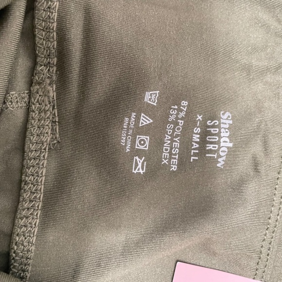 Shadow Sport High-Waist Leggings - Picture 4 of 13